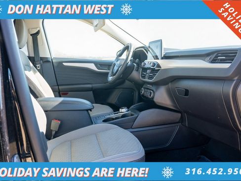 Used 2022 Ford Escape SE w/ Cold Weather Package image 24