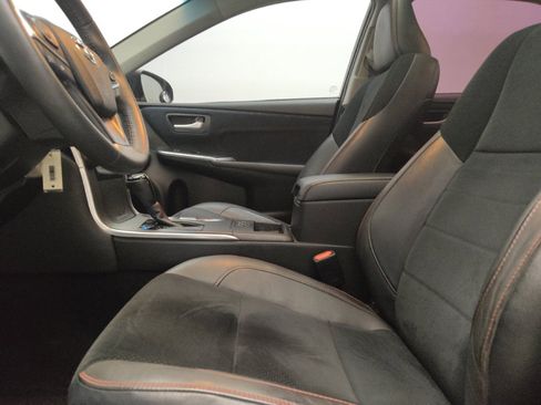 Used 2017 Toyota Camry XSE w/ Moonroof Package FWD image 17