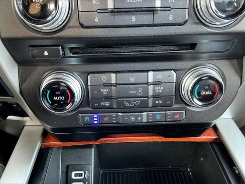 Used 2018 Ford F150 King Ranch w/ Equipment Group 601A Luxury image 18