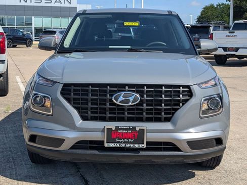 Used 2023 Hyundai Venue SE w/ Cargo Package FWD image 6