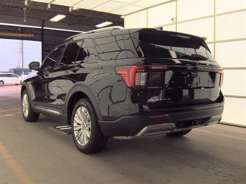 Used 2025 Ford Explorer Platinum w/ LUX Leather Package image 7