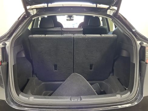 Used 2024 Tesla Model Y Long Range AWD/4WD image 3