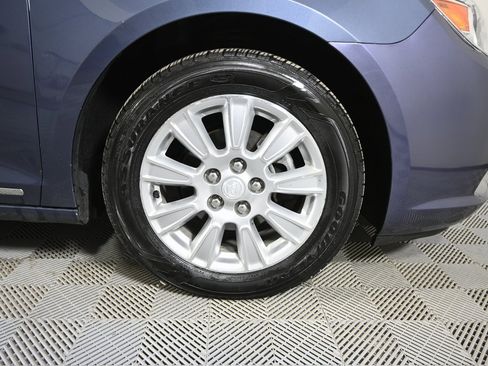 Used 2013 Buick LaCrosse Leather w/ Driver Confidence Package image 11