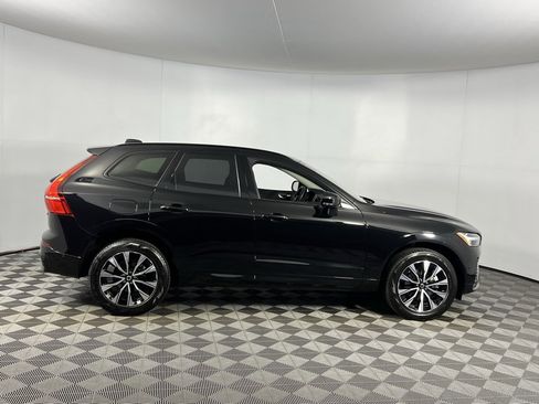 Used 2025 Volvo XC60 B5 Plus image 5