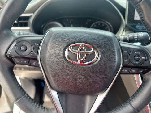 Used 2024 Toyota Venza XLE AWD/4WD image 17