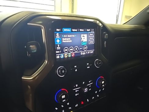 Used 2021 Chevrolet Silverado 3500 High Country image 4