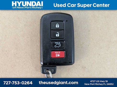 Used 2019 Toyota Highlander XLE AWD/4WD image 39