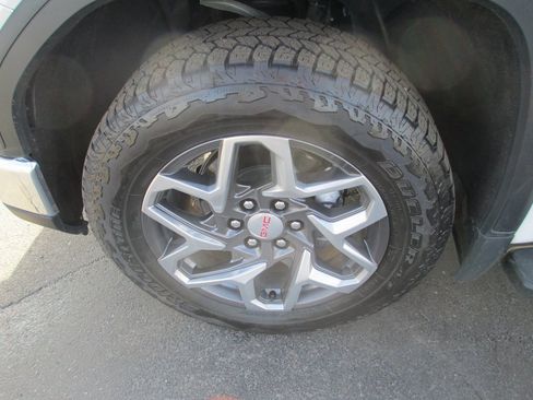 Used 2024 GMC Sierra 1500 SLT w/ SLT Premium Plus Package image 13