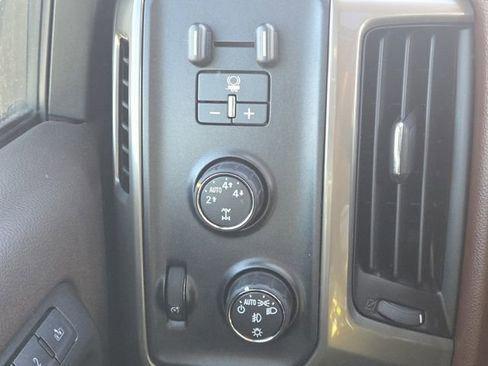 Used 2015 Chevrolet Silverado 1500 High Country w/ High Country Premium Package image 13