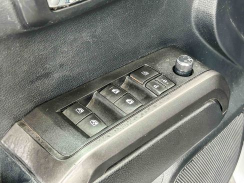 Used 2018 Toyota Tacoma TRD Sport w/ Technology Package RWD image 25