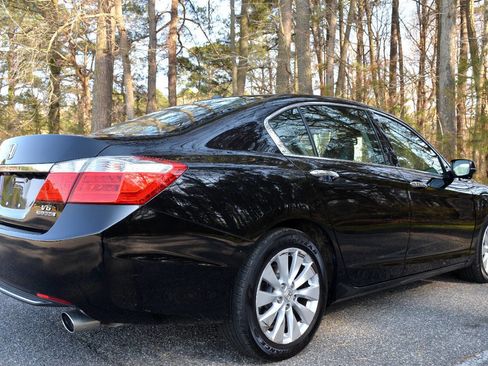 Used 2015 Honda Accord Touring image 6