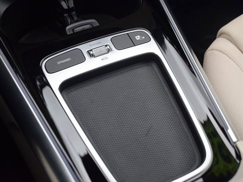 Certified 2025 Mercedes-Benz GLA 250 image 27