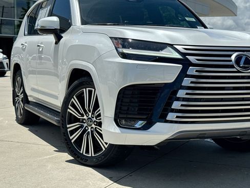 New 2026 Lexus LX 600 4WD w/ Luxury Package image 9