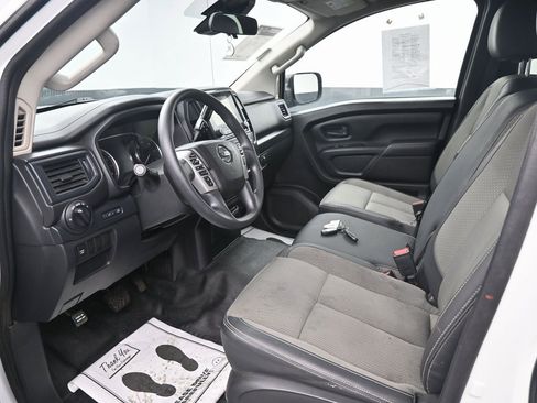 Used 2021 Nissan Titan S w/ S Utility Package image 21