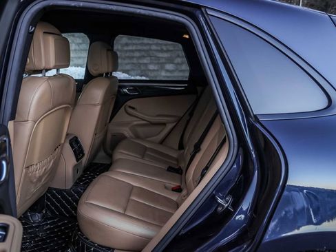 Used 2017 Porsche Macan image 20