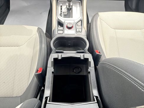 Used 2021 Subaru Forester Premium AWD/4WD image 32