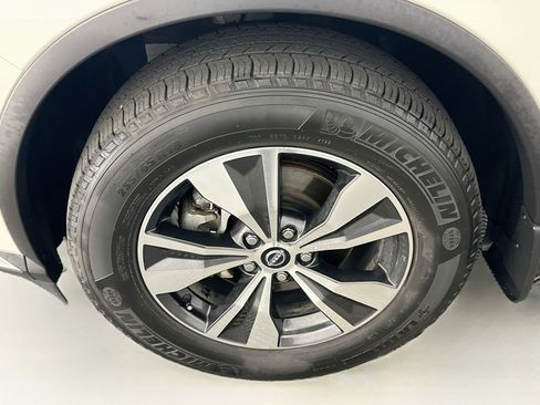 Used 2023 Nissan Murano S AWD/4WD image 11