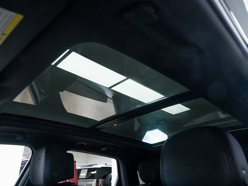 Used 2019 Porsche Cayenne Base image 16