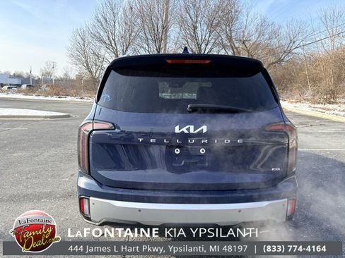 Used 2023 Kia Telluride EX w/ EX Captain's Chair Package image 4