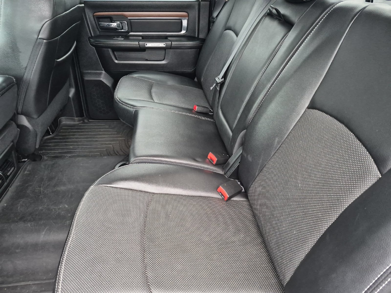 Used 2016 RAM 1500 Laramie AWD/4WD image 15