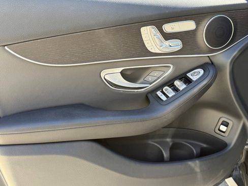 Used 2022 Mercedes-Benz GLC 300 image 23