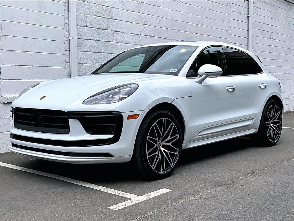 Certified 2023 Porsche Macan S AWD/4WD image 1