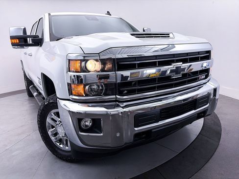 Used 2019 Chevrolet Silverado 2500 LTZ w/ Duramax Plus Package AWD/4WD image 11