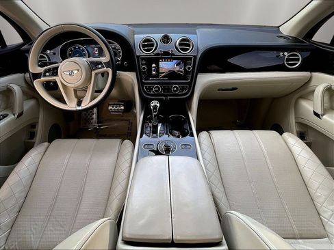 Used 2017 Bentley Bentayga AWD/4WD image 7