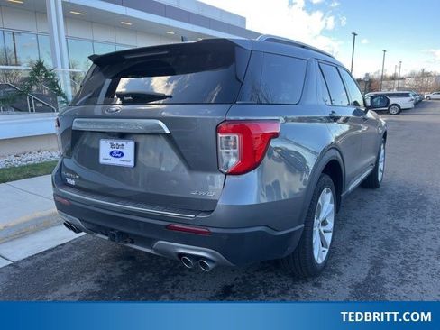 Certified 2022 Ford Explorer Platinum w/ Equipment Group 601A image 8