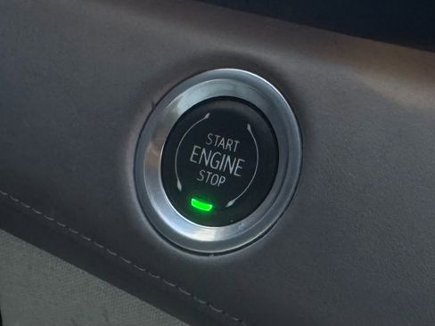 Used 2022 Cadillac Escalade Sport Platinum w/ LPO, ONYX Package image 38