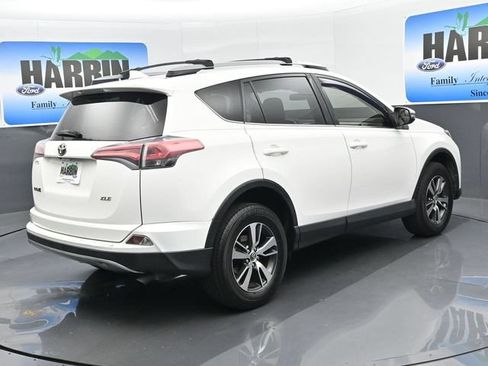 Used 2017 Toyota RAV4 XLE FWD image 5