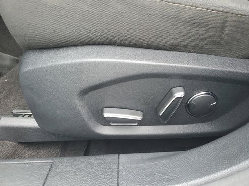 Used 2019 Ford Fusion SE FWD image 13