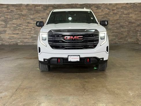 Used 2024 GMC Sierra 1500 AT4 w/ AT4 Premium Package AWD/4WD image 34