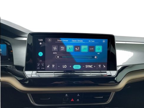 Used 2024 Volkswagen Atlas Cross Sport SE image 49