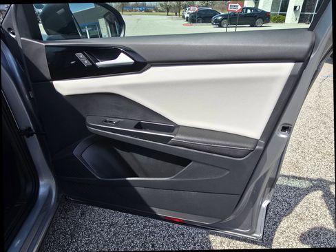 Used 2025 Volkswagen Taos S image 20