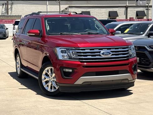 Used 2020 Ford Expedition XLT w/ Equipment Group 202A RWD image 2