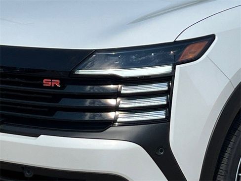 New 2026 Nissan Kicks SR image 4