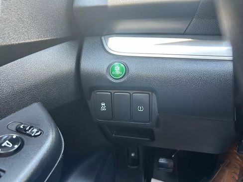 Used 2016 Honda CR-V LX image 16