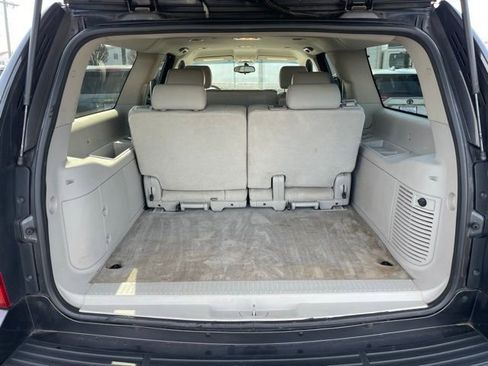 Used 2010 Chevrolet Suburban LT image 7