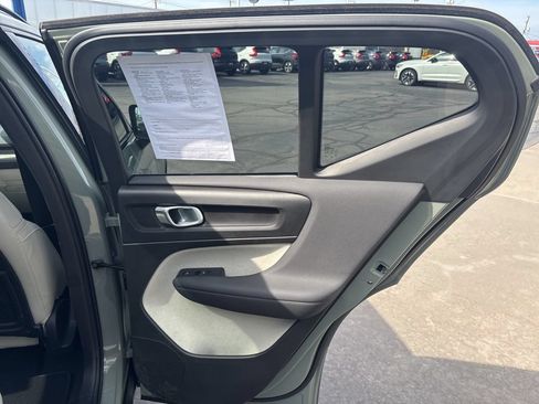 Certified 2023 Volvo XC40 B5 Ultimate AWD/4WD image 44