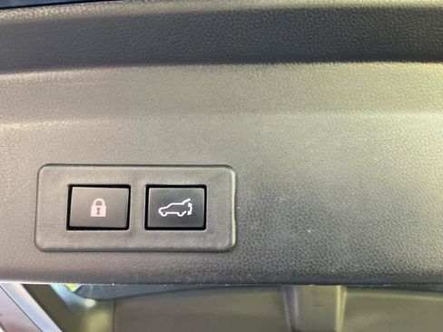 Used 2022 Subaru Ascent Touring AWD/4WD image 24