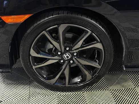 Used 2018 Honda Civic Sport image 13