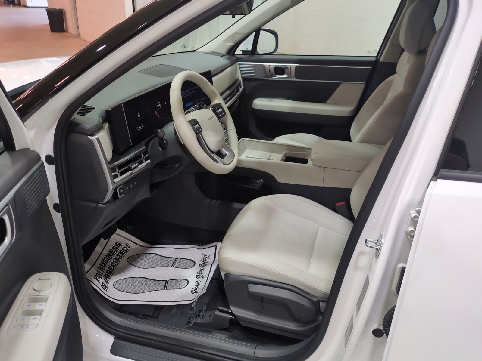 Certified 2024 Hyundai Santa Fe SE AWD/4WD image 17