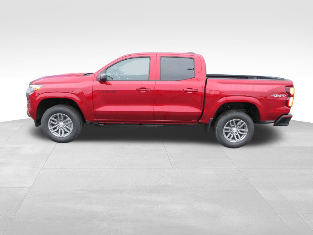 New 2026 Chevrolet Colorado LT w/ LT Convenience Package AWD/4WD image 3