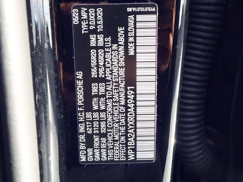 Certified 2024 Porsche Cayenne Coupe image 29