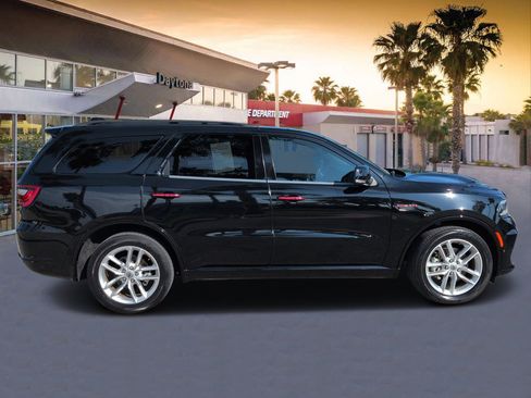 Certified 2023 Dodge Durango R/T RWD image 2