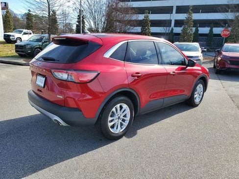 Used 2020 Ford Escape SE image 3