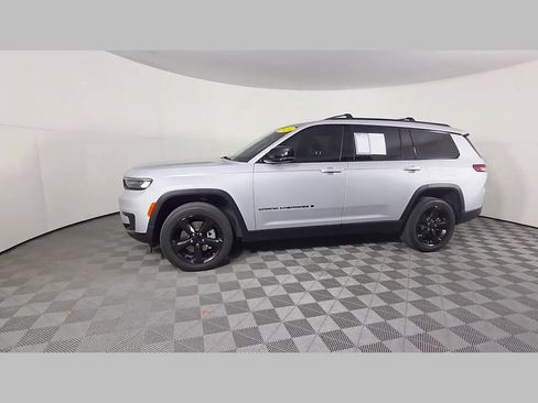 Used 2024 Jeep Grand Cherokee L Laredo AWD/4WD image 47