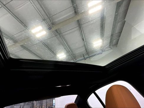 New 2025 BMW 330i Sedan RWD image 24