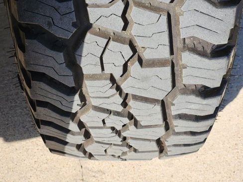 Used 2025 Chevrolet Silverado 2500 ZR2 w/ Technology Package image 20